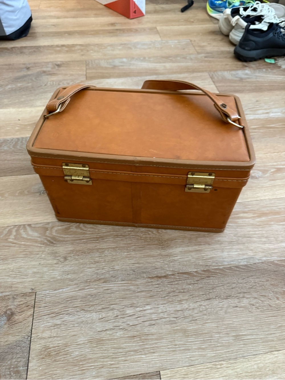 Leather Carry Case Bag in Tan - Vintage Hartmann Make Up Bag. No Key